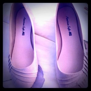 American Eagle tan comfy NWOT SHOES
